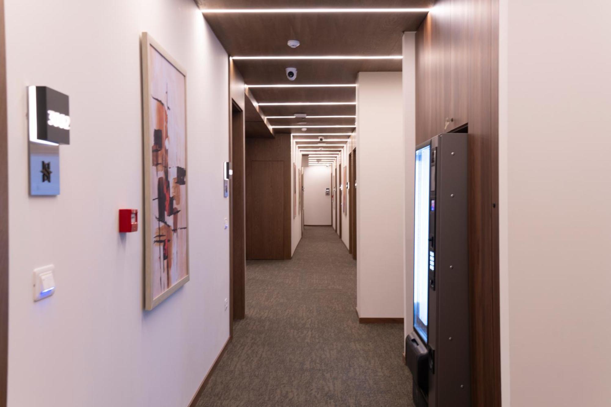 Star Hill Hotel Pristina Buitenkant foto
