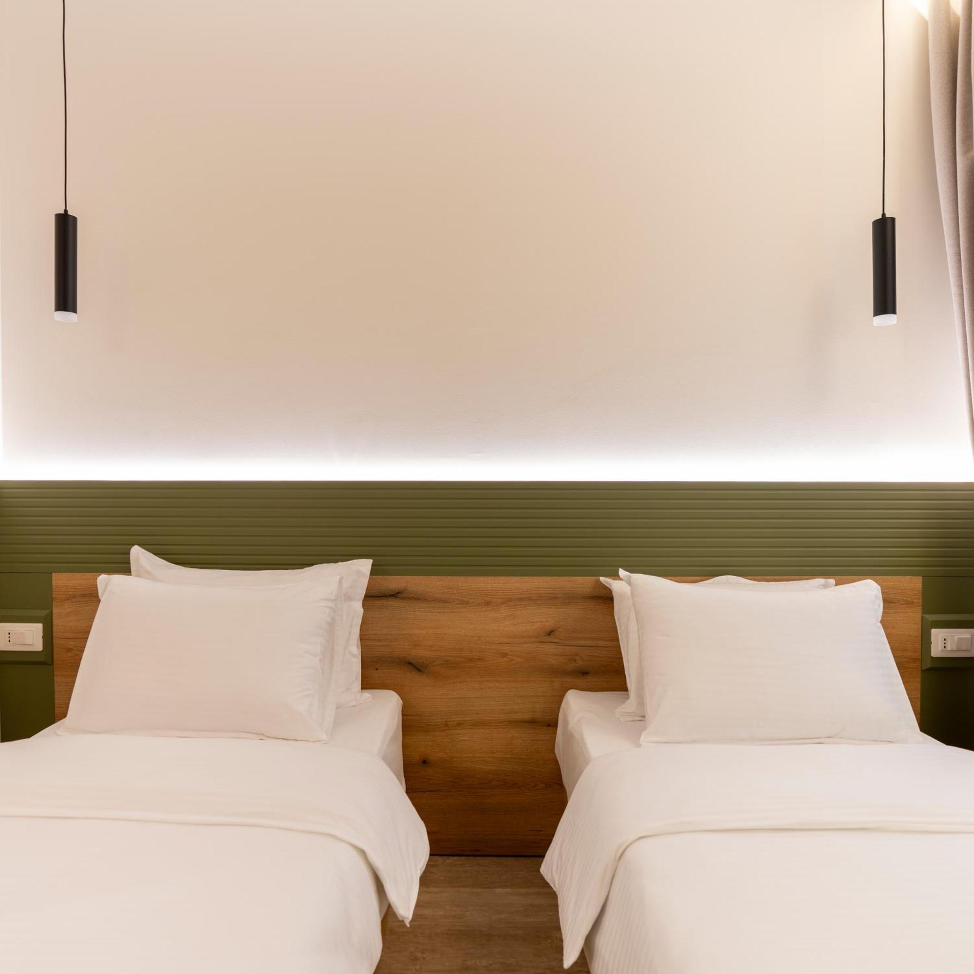 Star Hill Hotel Pristina Buitenkant foto