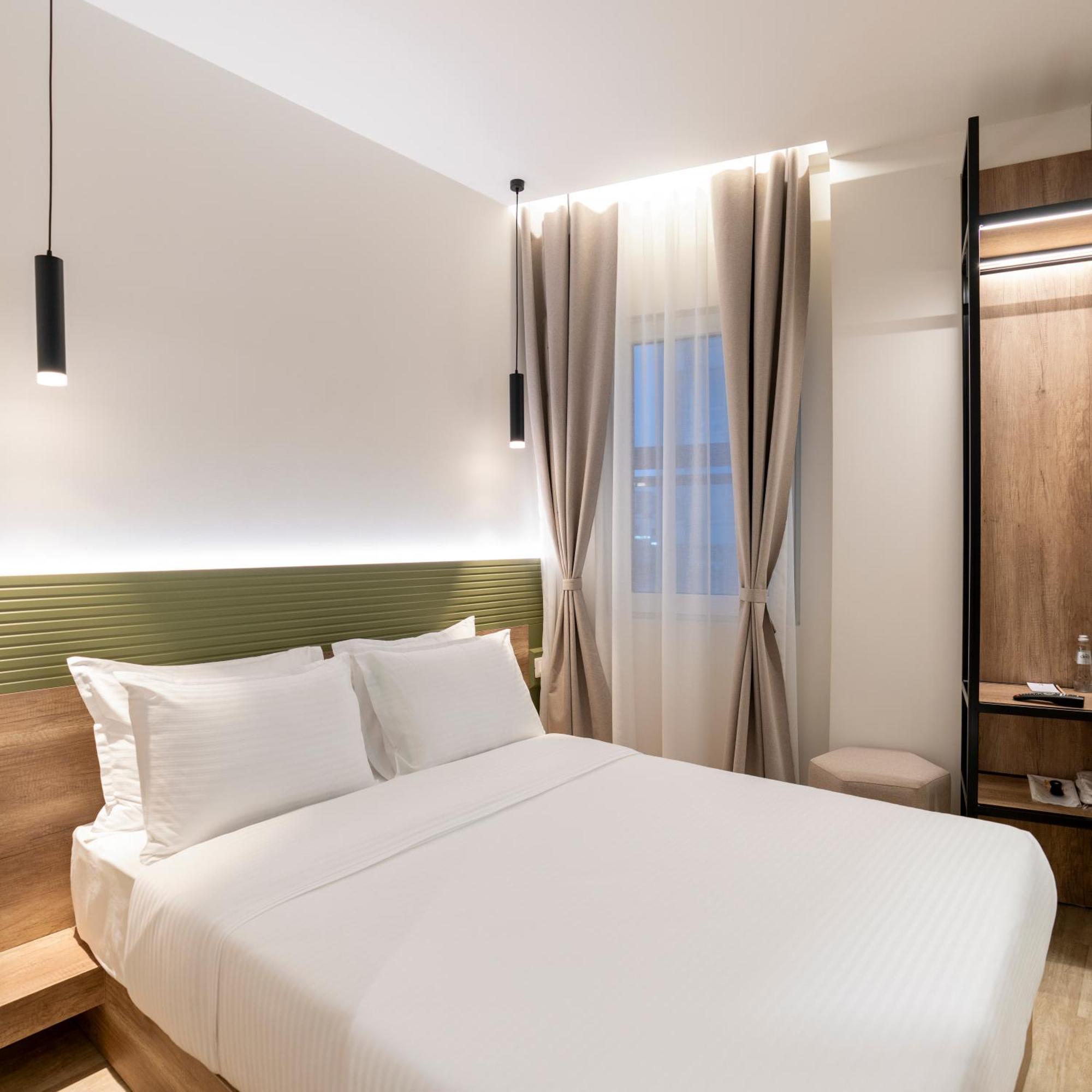 Star Hill Hotel Pristina Buitenkant foto