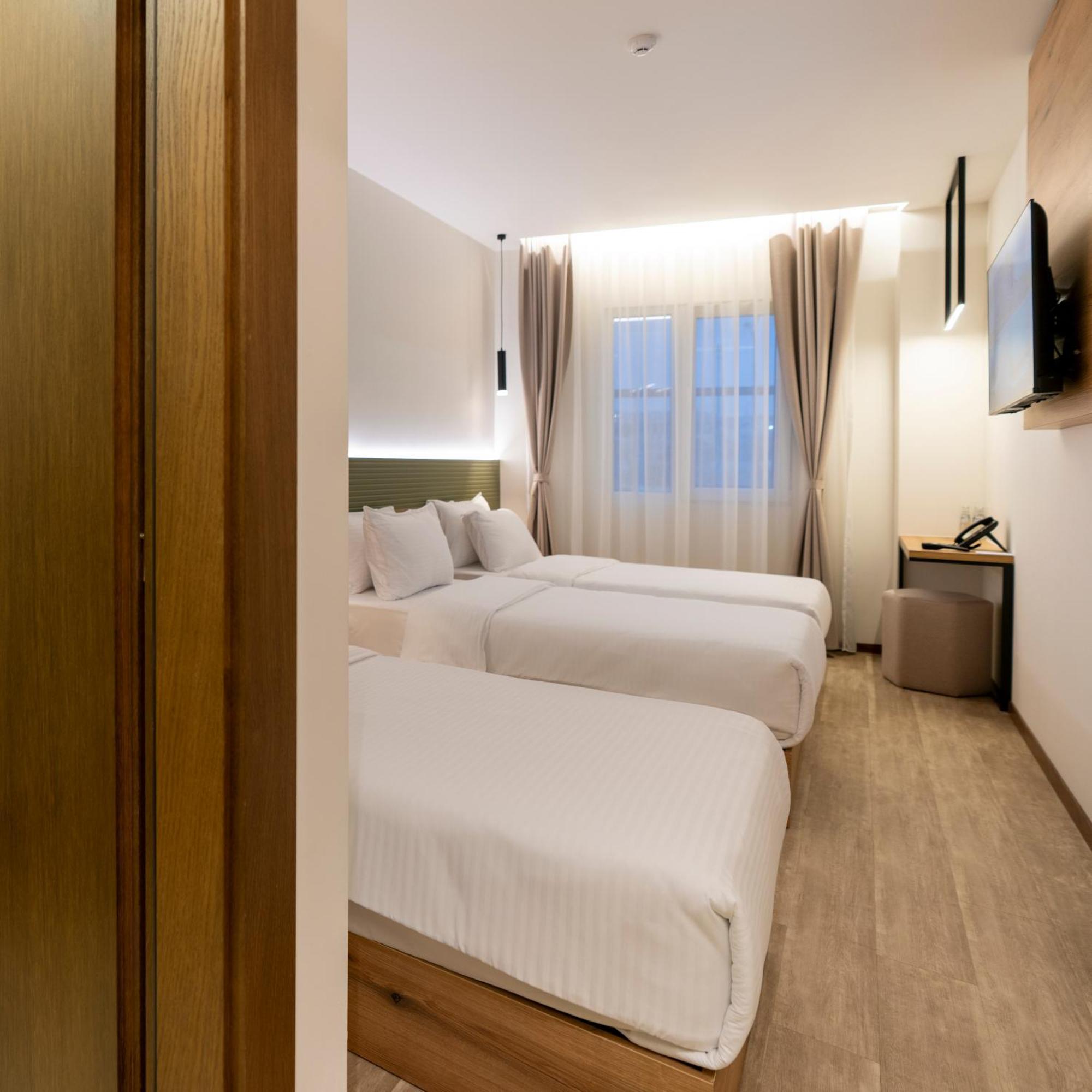 Star Hill Hotel Pristina Buitenkant foto