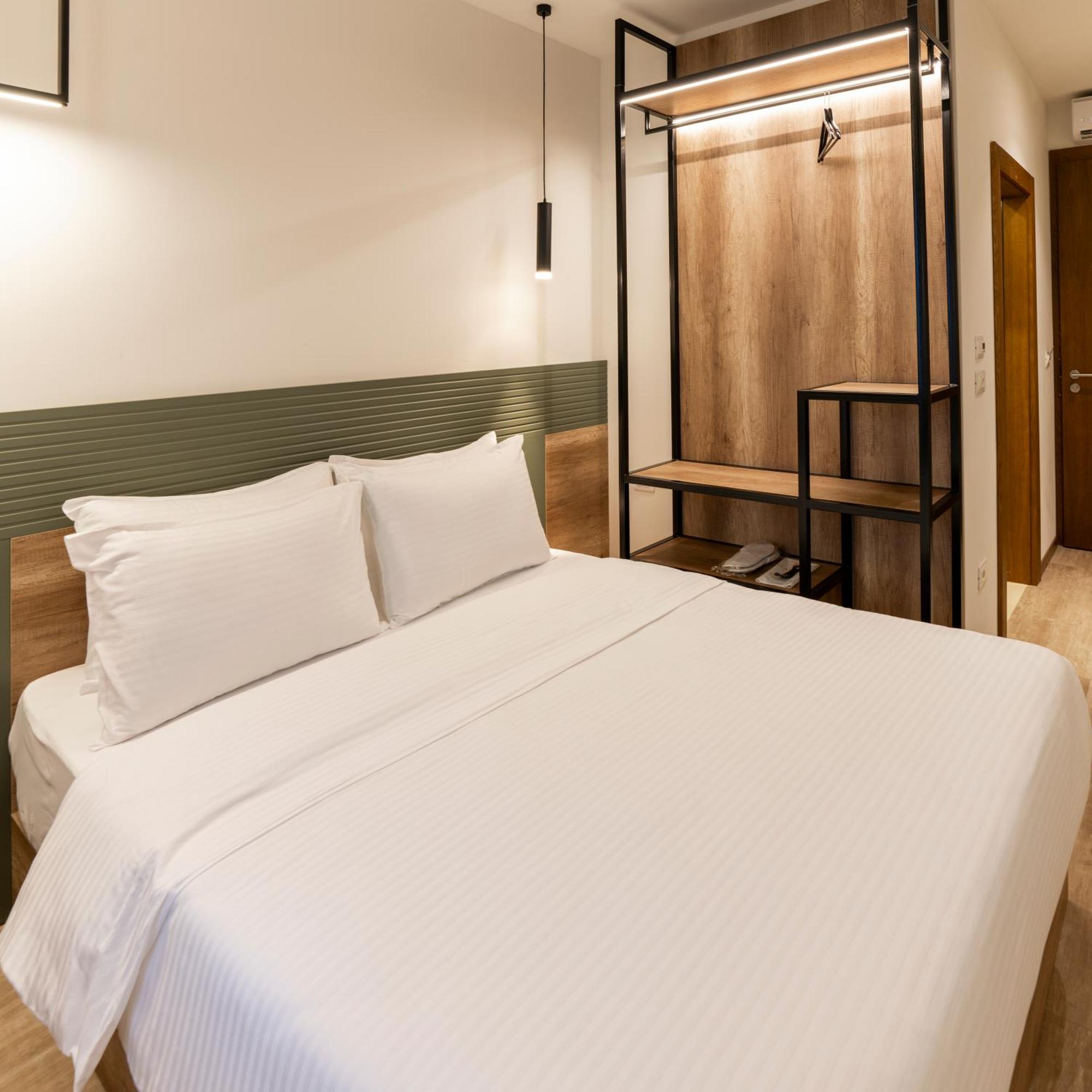 Star Hill Hotel Pristina Buitenkant foto