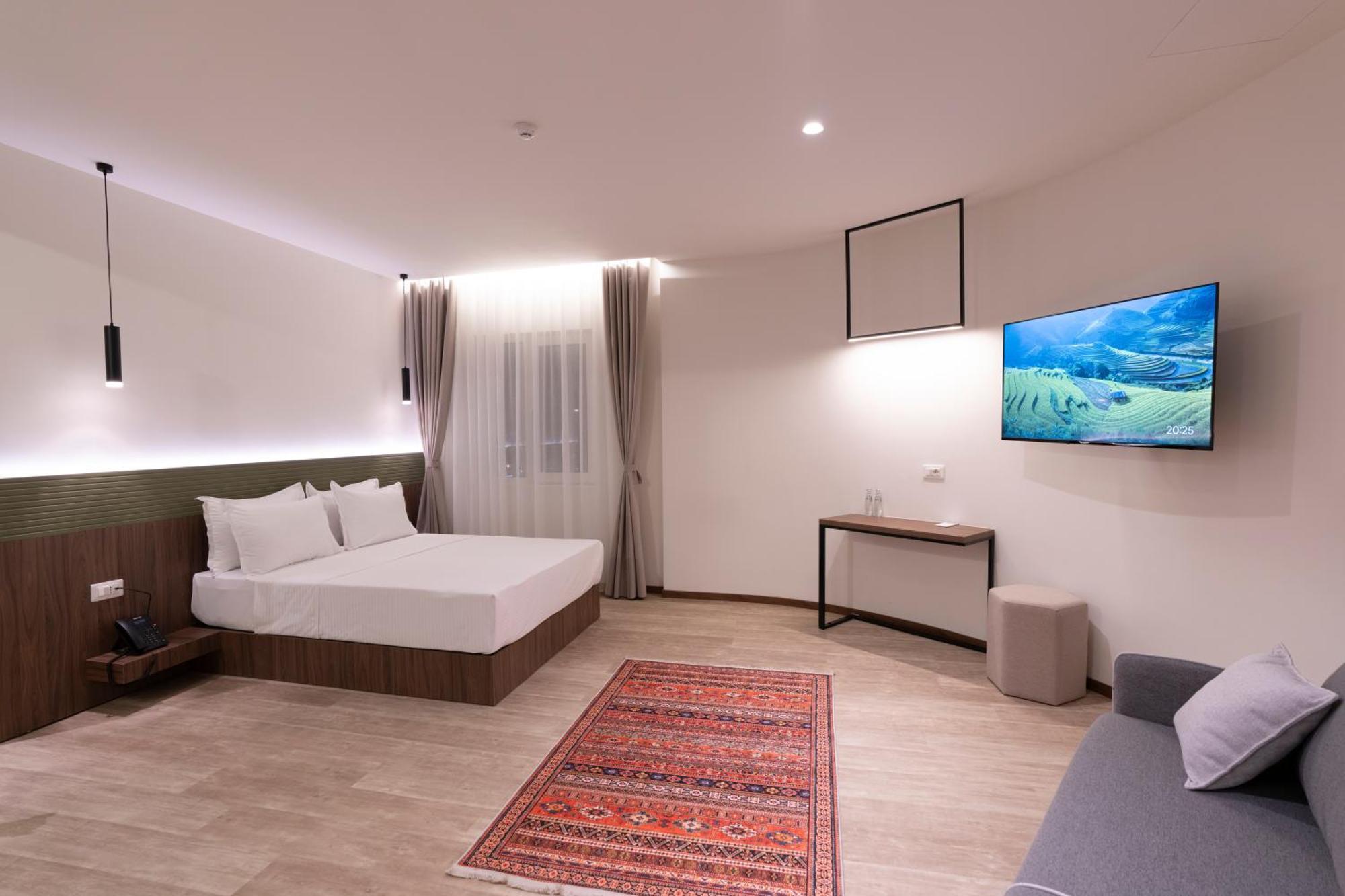 Star Hill Hotel Pristina Buitenkant foto