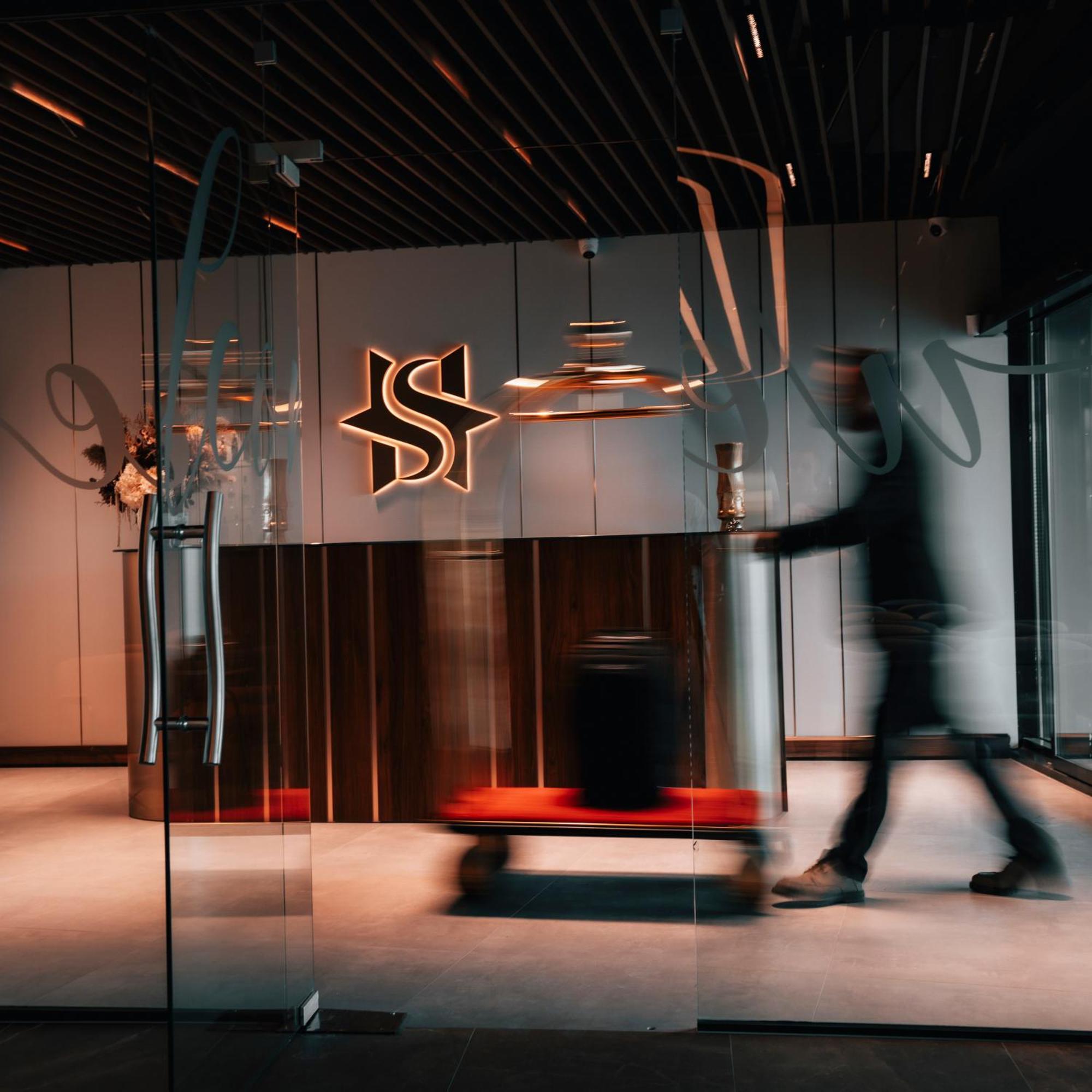 Star Hill Hotel Pristina Buitenkant foto